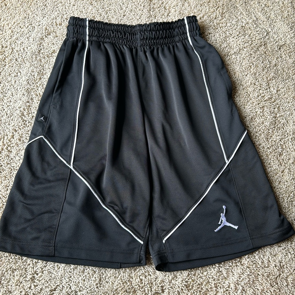 Nike dry fit Jordan basketball shorts size small